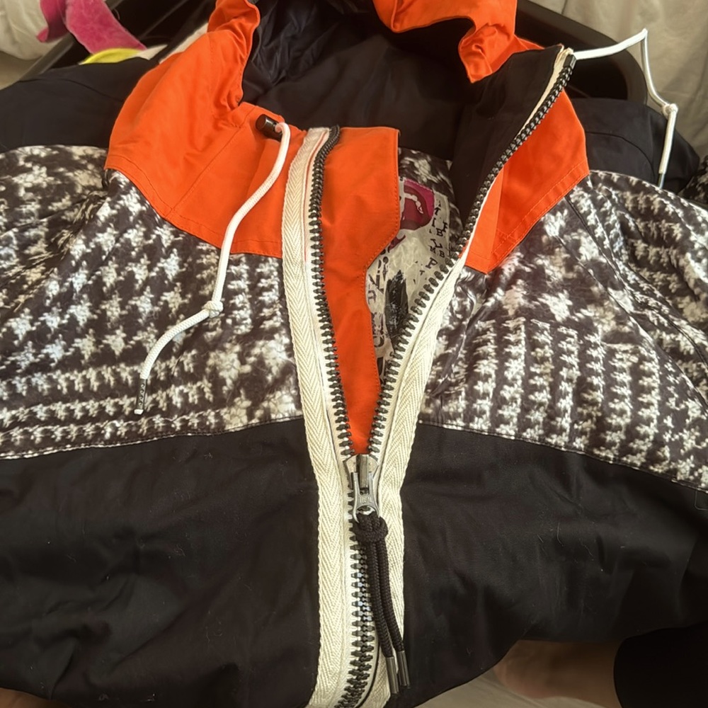 Snowboarding/ skiing wear